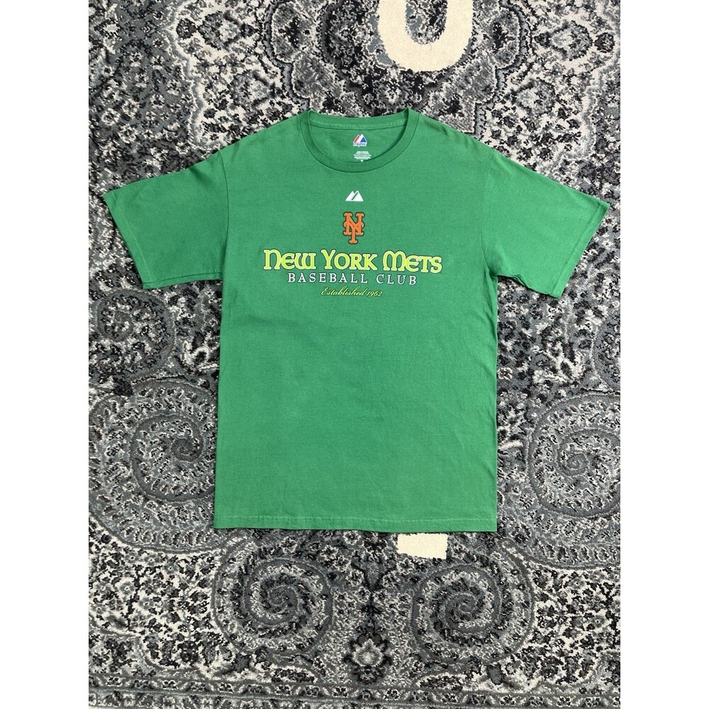 Brand New  Mens Size M New York Yankees Green Shamrock St Patricks Day T Shirt